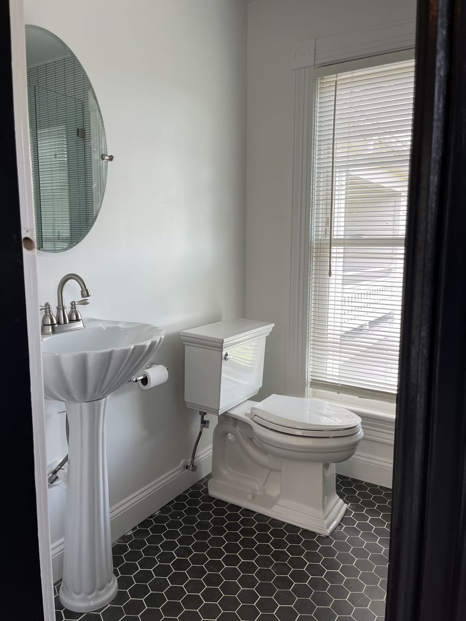 Suite 9: King bed, stunning mountain views, porcelain tile bath with glass enclosed shower, 55" Smart TV, additional Twin Daybed in a nook, semi-private balcony shared by suites 7&8