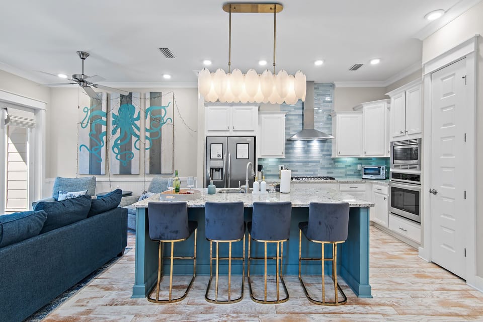 Eat-in-Kitchen