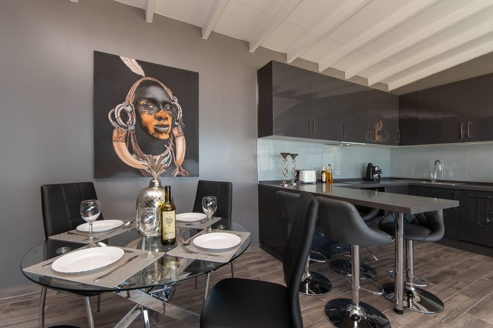 Dining area / kitchen