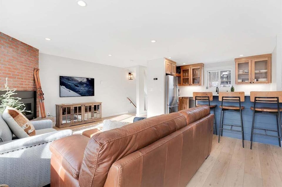 Living/kitchen area