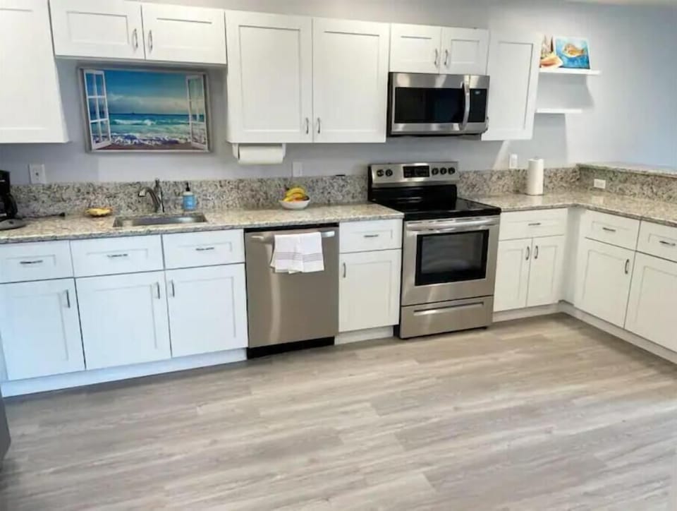 Newly renovated spacious kitchen.