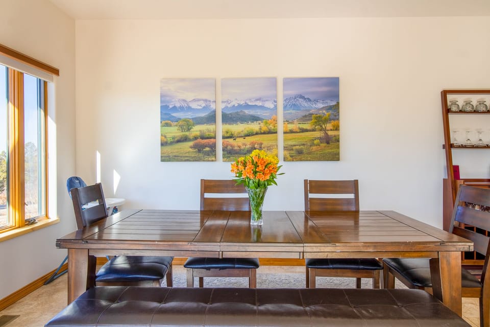 Dining table seats 6