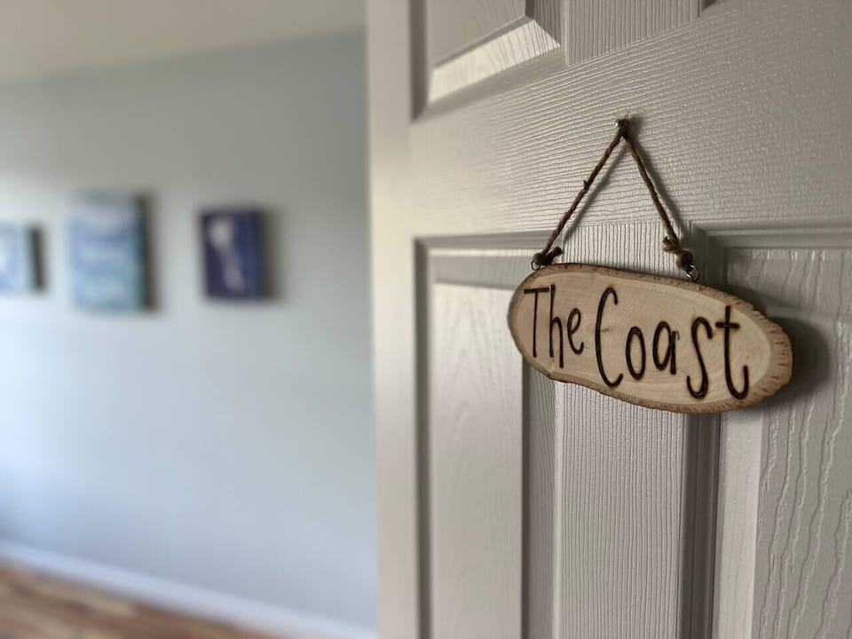 "the coast" room signal