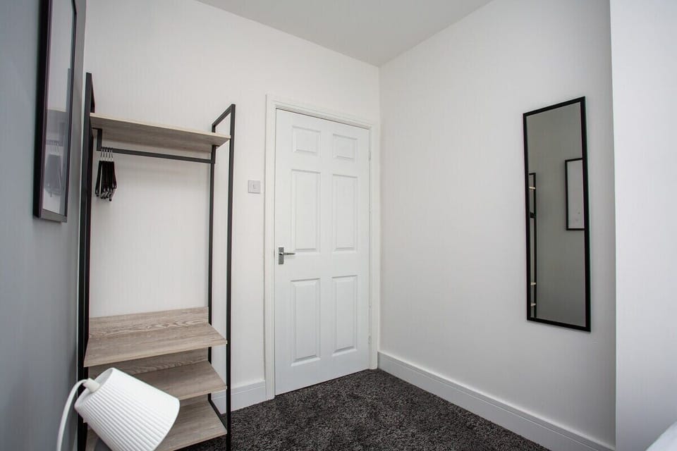 wardrobe bedroom 4