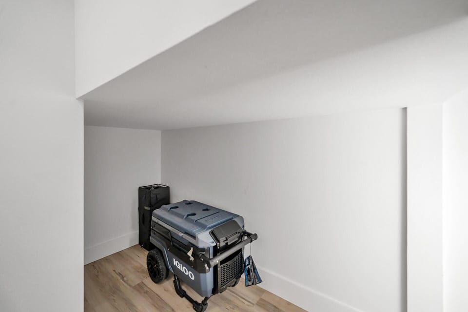 Storage Area (showing Cooler to use around the pool or take to the beach)