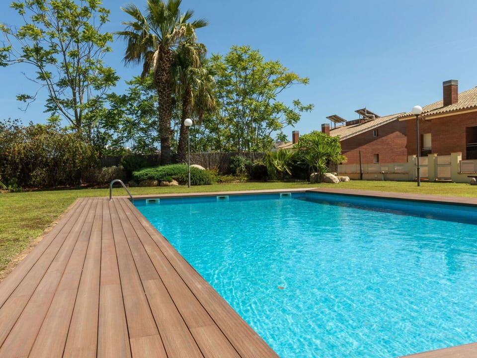 Swimming Pool, Resort, Composite Material, Eco Hotel, Shade, Hardwood, Wood Stain, Water Feature, Outdoor Furniture, Landscaping