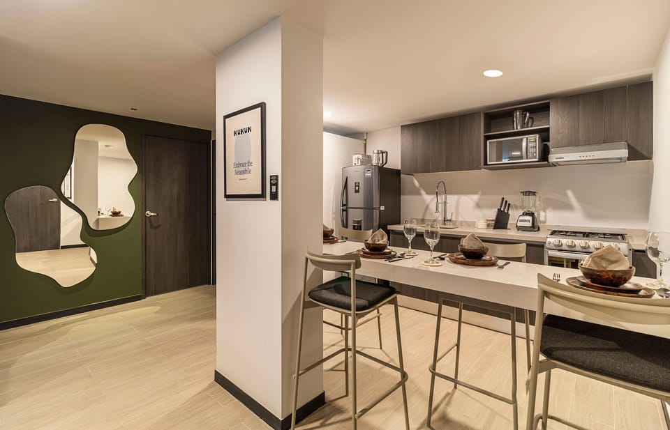 El mobiliario, la decoración y los servicios pueden variar ligeramente.