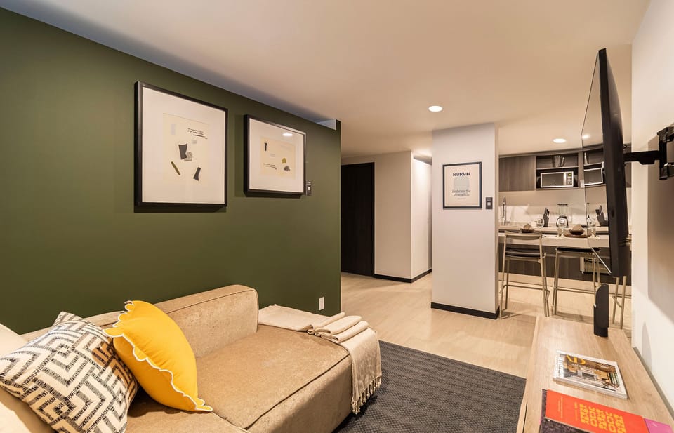 El mobiliario, la decoración y los servicios pueden variar ligeramente.