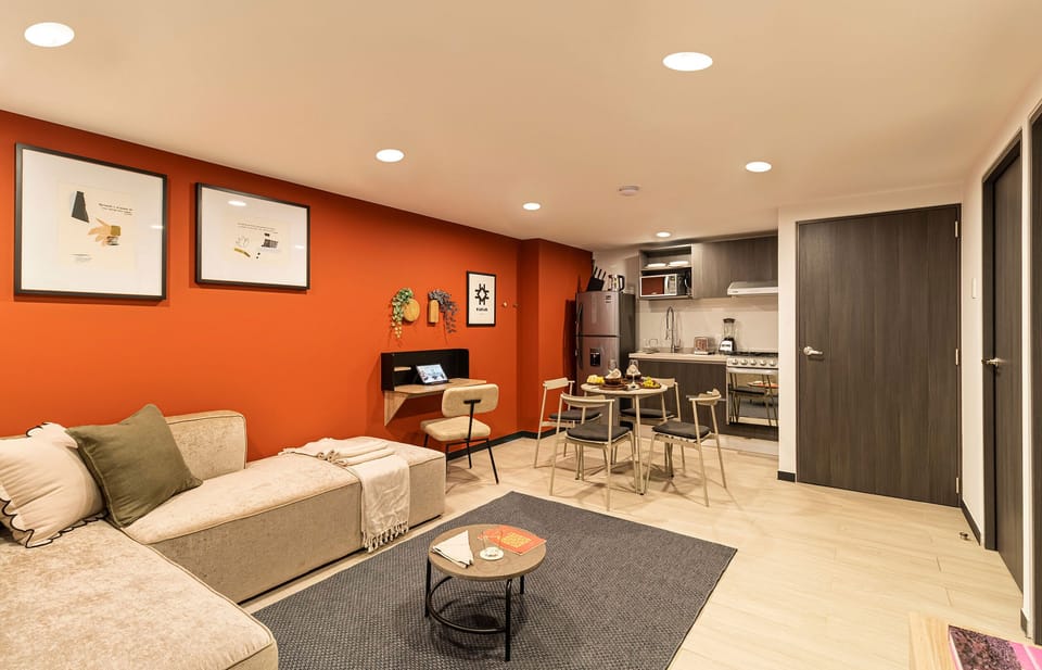 El mobiliario, la decoración y los servicios pueden variar ligeramente.