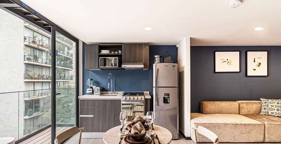 El mobiliario, la decoración y los servicios pueden variar ligeramente.