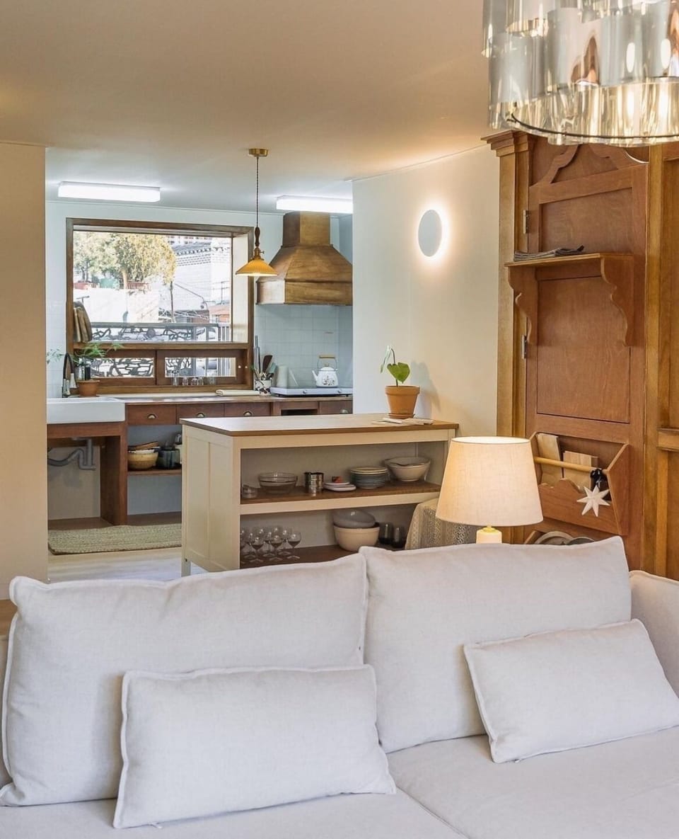 Living room & kitchen