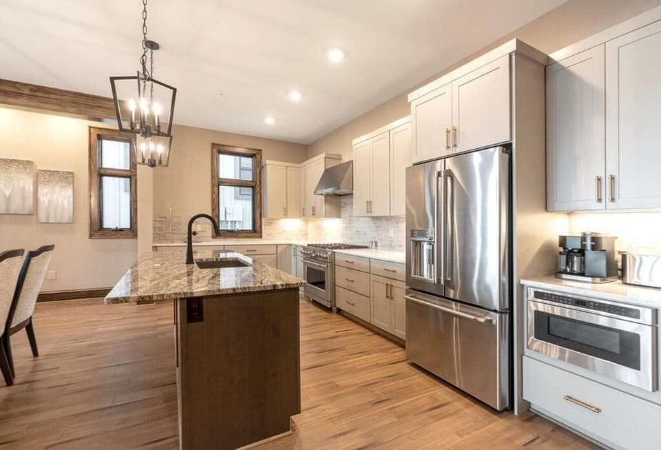 Kitchen--- Upscale Gourmet Kitchen