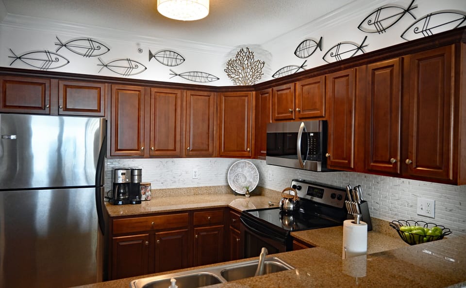 Clean, updated kitchen has everything you   need prepare and enjoy meals 