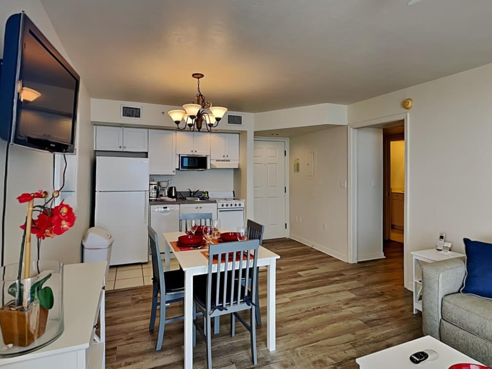 Dining Area with Seating for Four