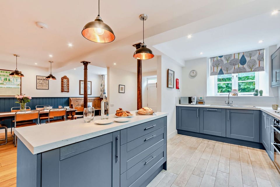 Chapel House Kitchen - StayCotswold