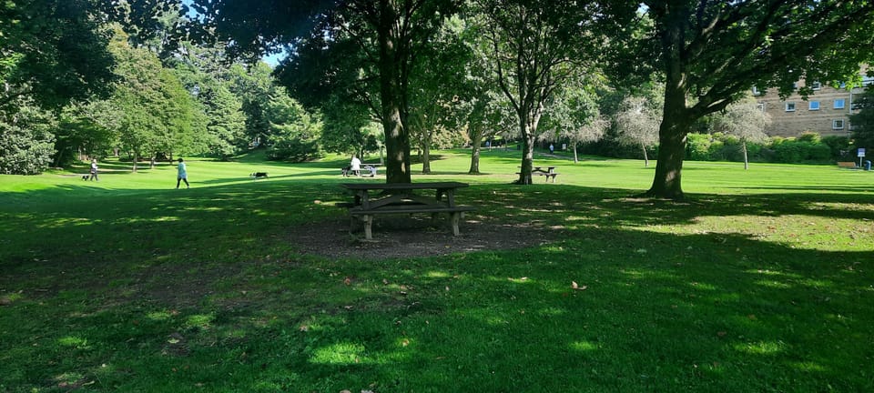 Macrosty Park by the river