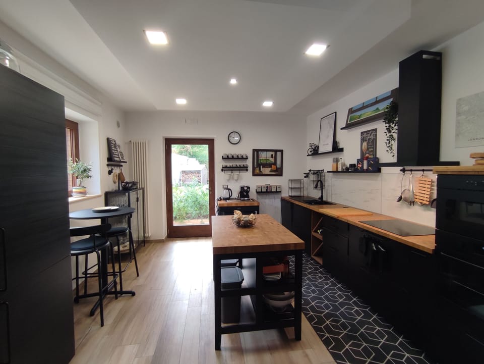 A beautiful entertaining kitchen with everything a chef could ask for. 