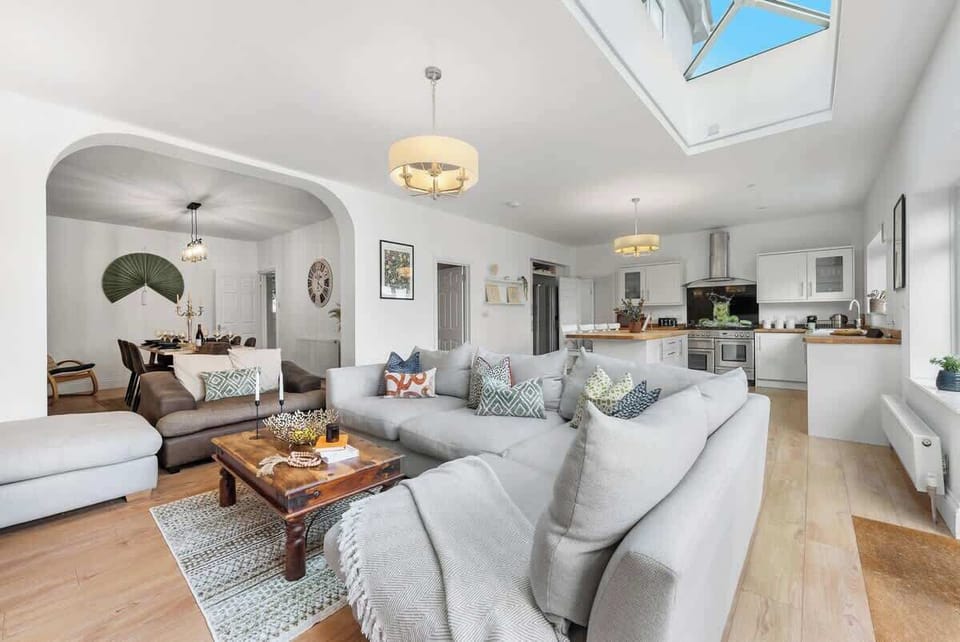 Living area at Blue Puffin Stays Short Lets & Serviced Accommodation