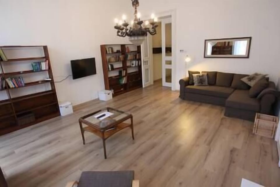Living room (2)