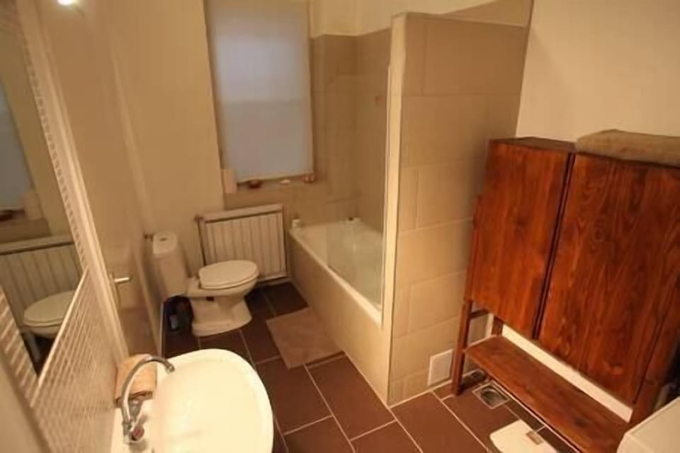 Bathroom (2)