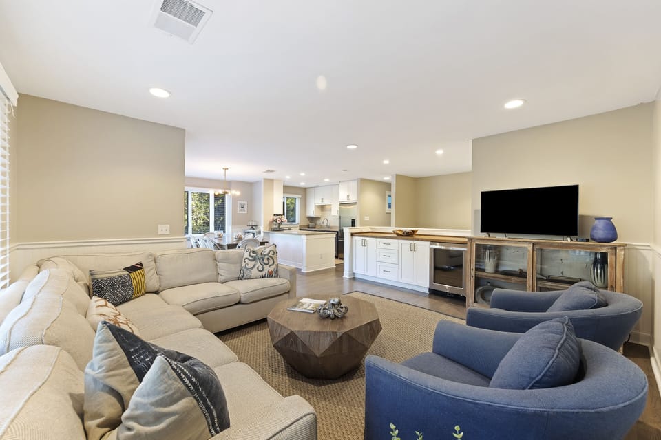 Spacious + Modern Beach Condo!