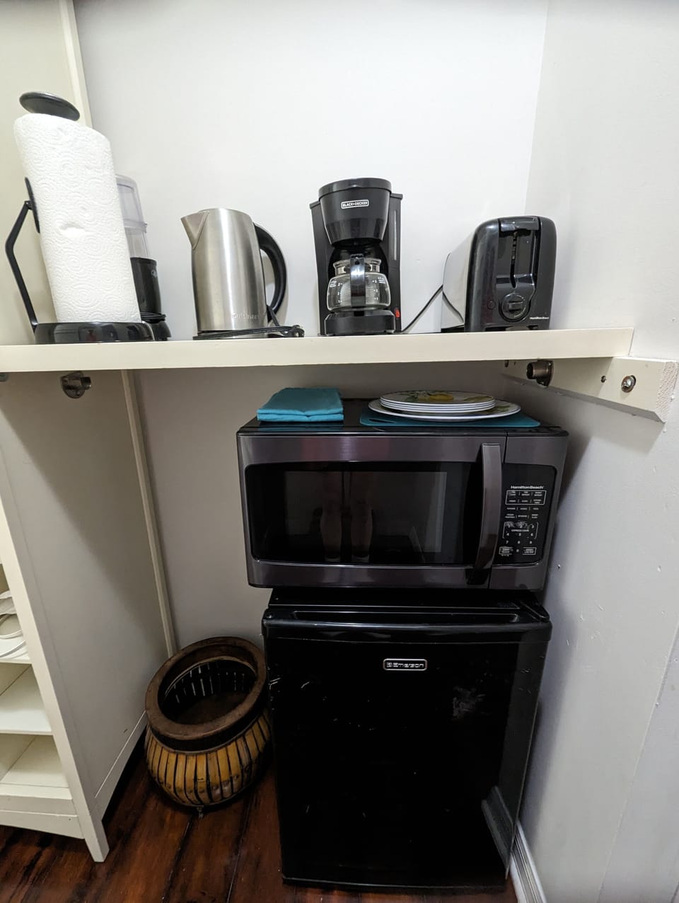 kitchenette 