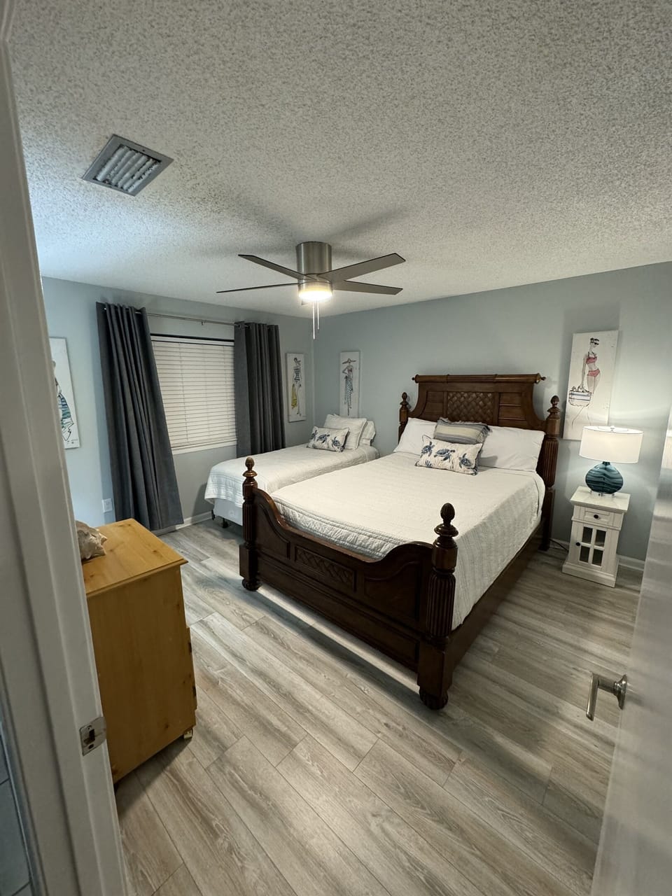 2nd bedroom with Queen and Twin