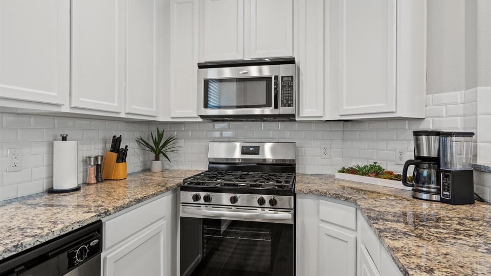 Fully equipped modern kitchen 