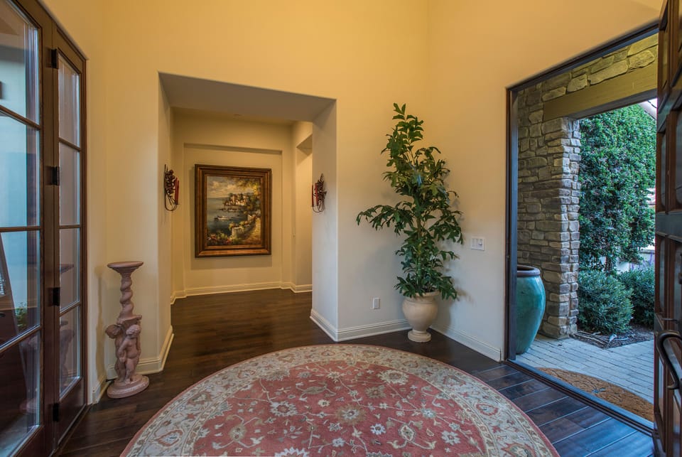 Come on in to Villa Mariposa!