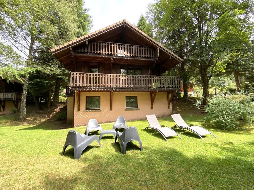 Garden with terrace and river view