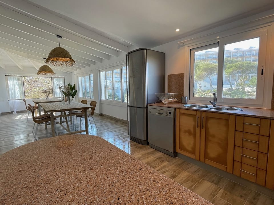 a8be2ab2-b589-4580-8fb8-5b43dccf4583