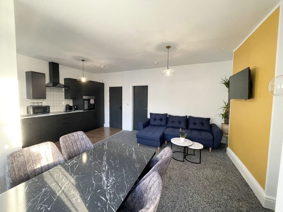 Living Room / Lounge