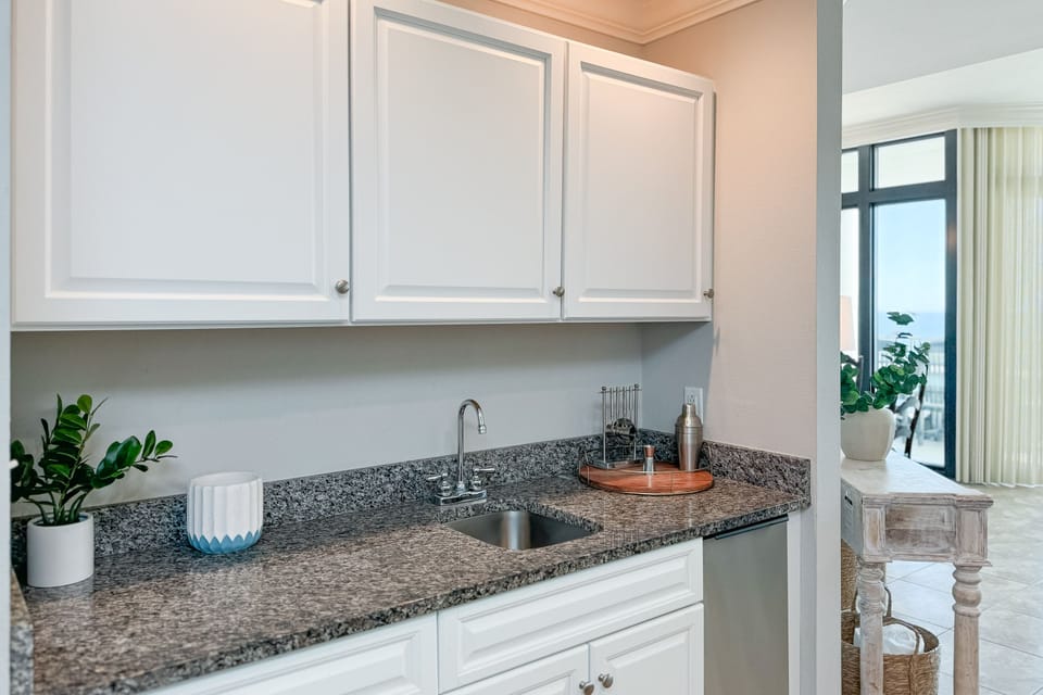Wet bar with ice maker