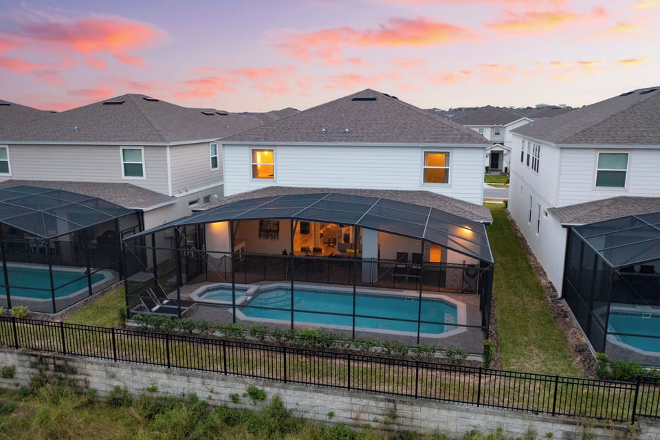 Located a 15 minute drive from Walt Disney World!