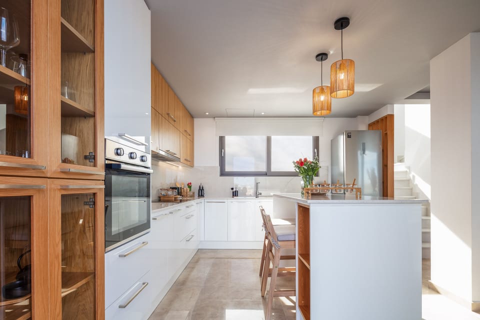 On your arrival you will find coffee, sugar, salt, spices, and some basic cleaning supplies.