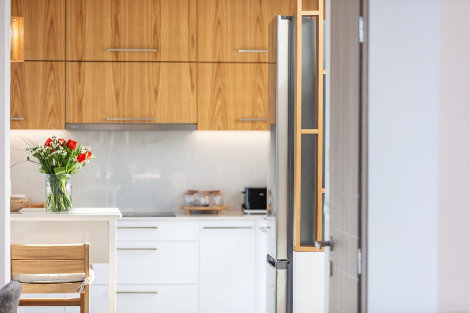 We provide you everything in order to make al fresco meals for your family.