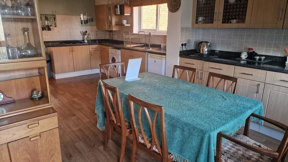 Kitchen and breakfast dining table
