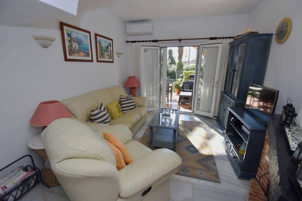 Lounge property management