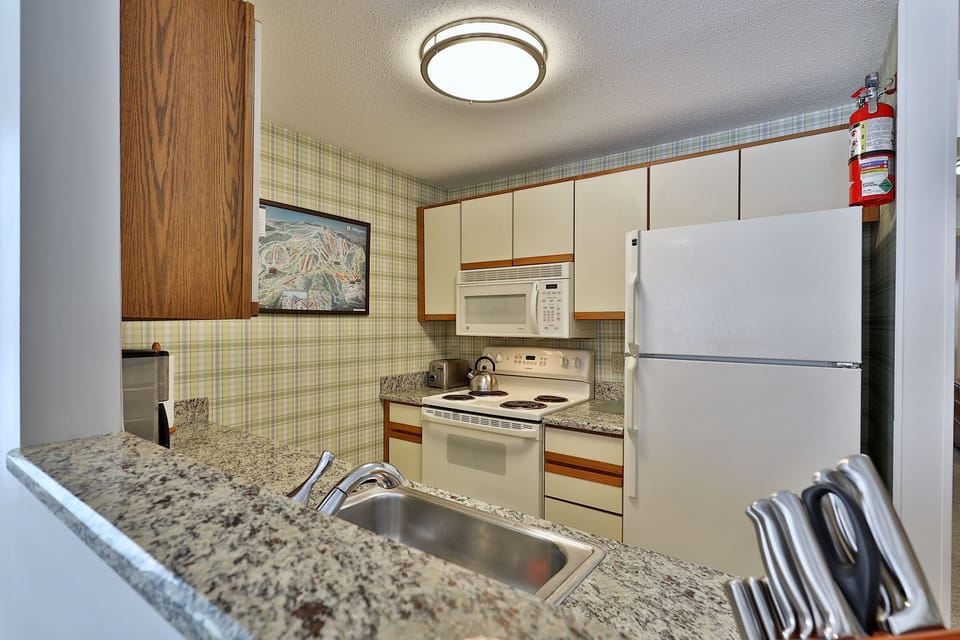 Unleash your culinary creativity in our well-equipped kitchen – where every tool is a masterpiece and every meal is a masterpiece in the making.