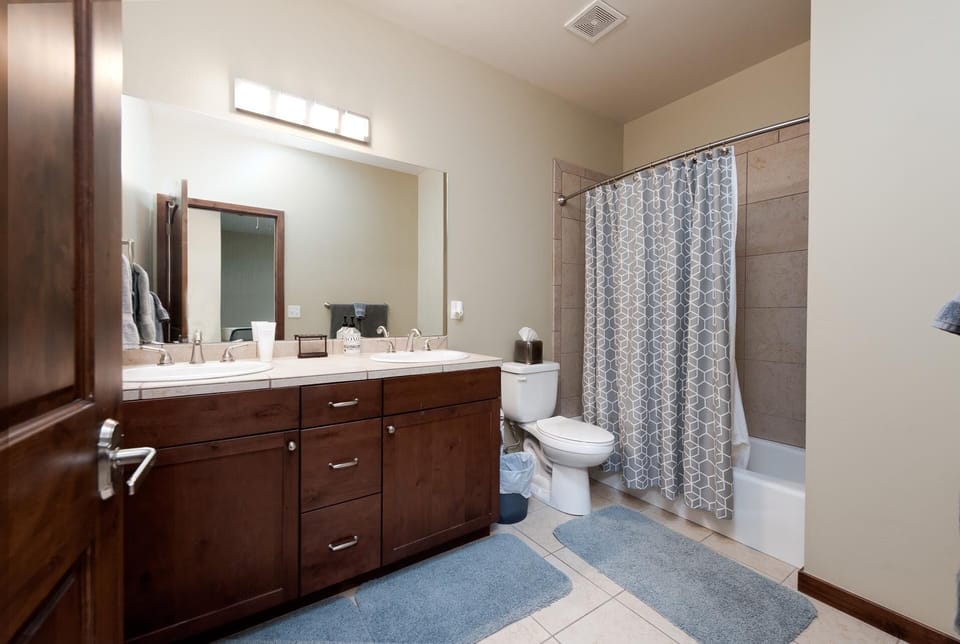 2nd Bathroom - Shared by the 2nd and 3rd Bedrooms