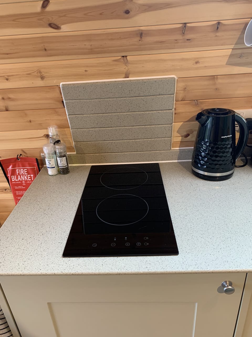 Induction Hob, Kettle, oil, salt & pepper