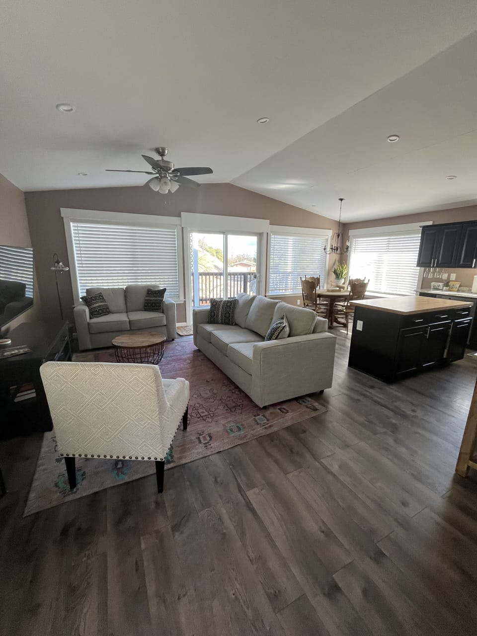 Cozy living room with pull out sofa.