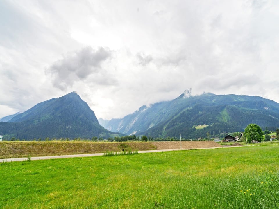 Surroundings [summer] (1-5 km)