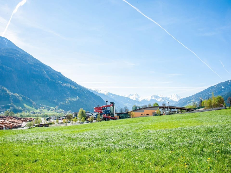 Surroundings [summer] (1-5 km)