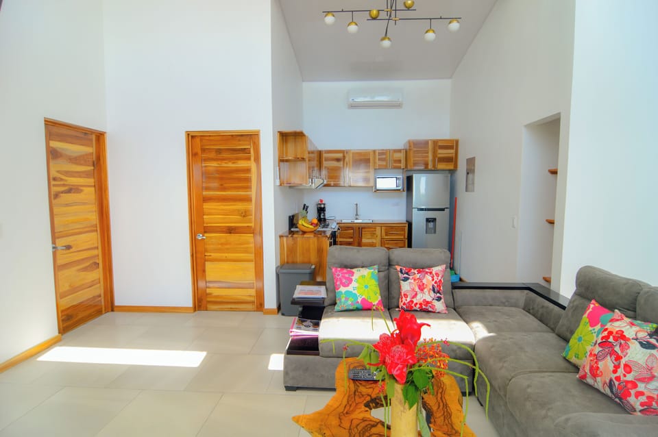 KITCHEN - LIVING