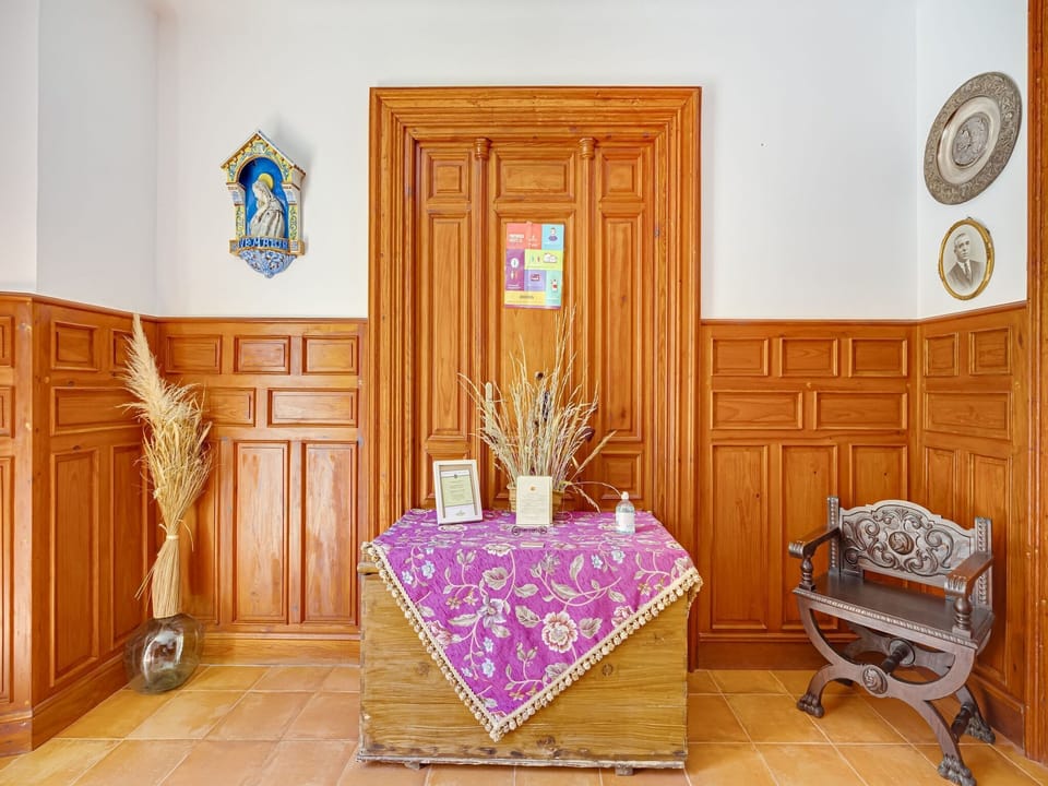 Entrance / Reception