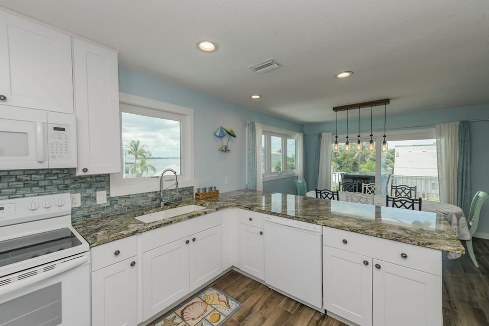 Fully Equipped Modern Kitchen