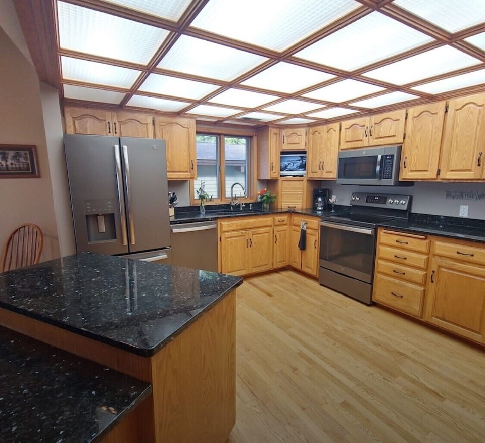 Full kitchen with island
