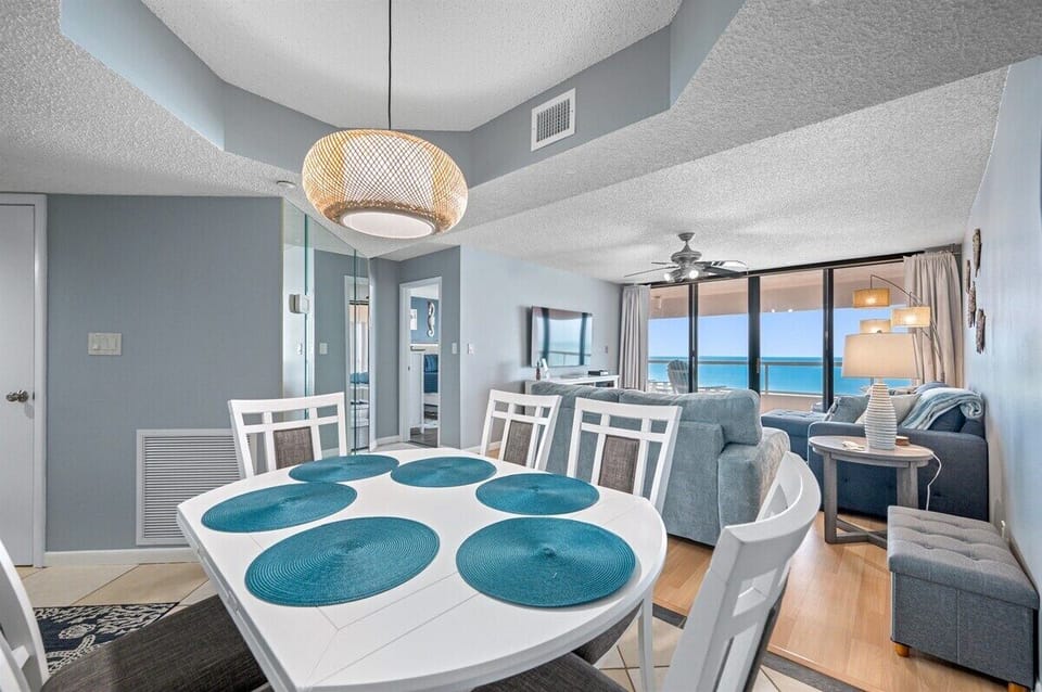 Dine Area with Gulf of Mexico Backdrop