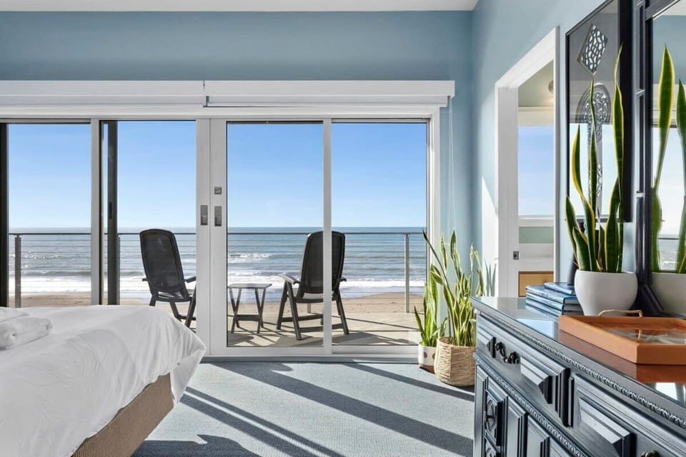 Primary Bedroom - Upstairs